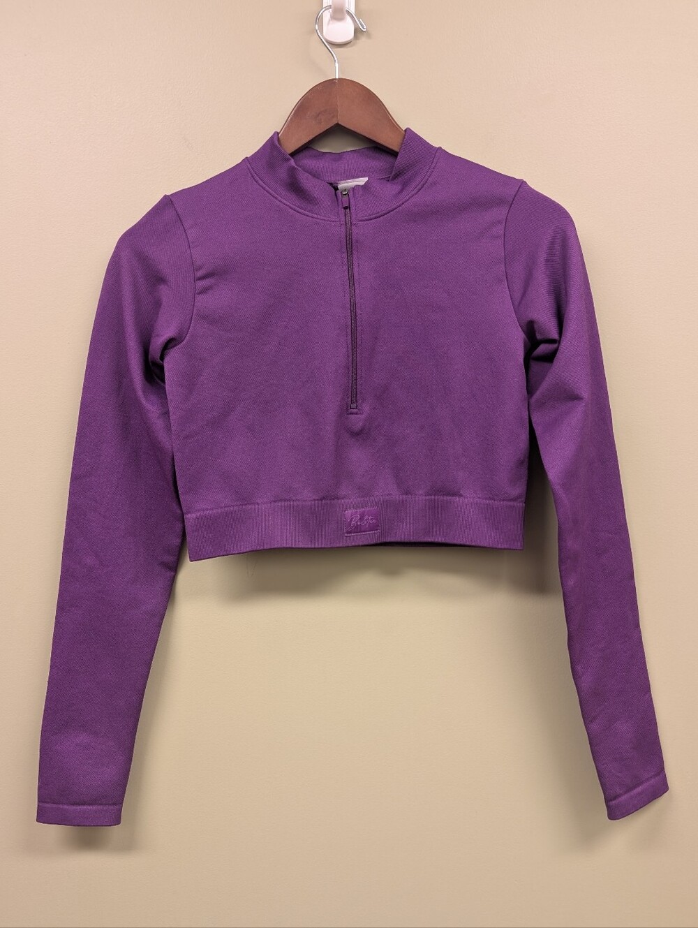 NWT Bo + Tee Cropped Long Sleeve 1/2 Zip Magenta Workout Active Wear Top Med